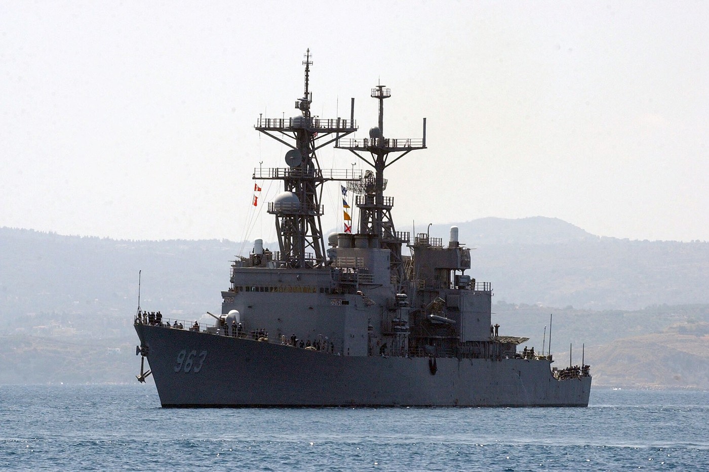 Корабельна VLS: універсальні комірки, газовідведення й послідовність пуску